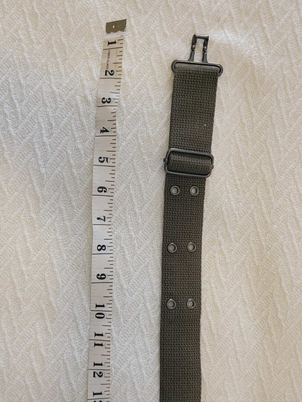 Vintage Olive Green Military-Style Webbing Belt with Metal Buckle